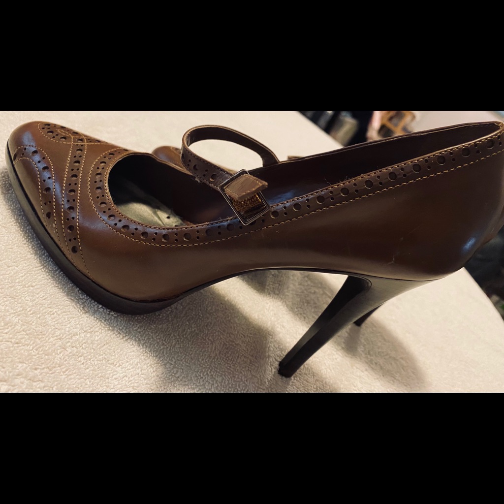 Almost Brand New  High Quality Leather Heels By Bcbg  Box 63